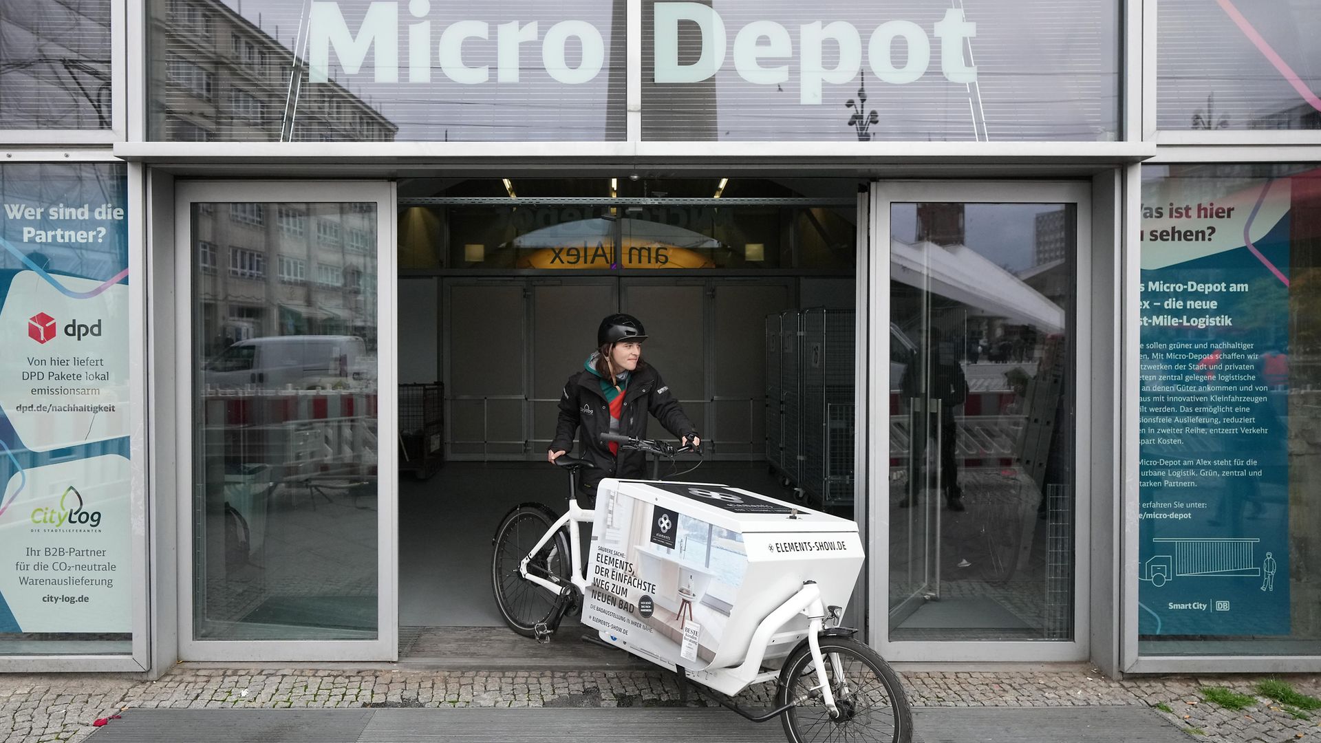 Micro Depot am Alexanderplatz in Berlin