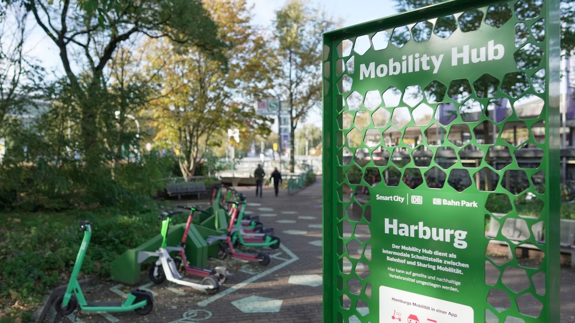 Mobility Hub am Bahnhof in Hamburg Harburg