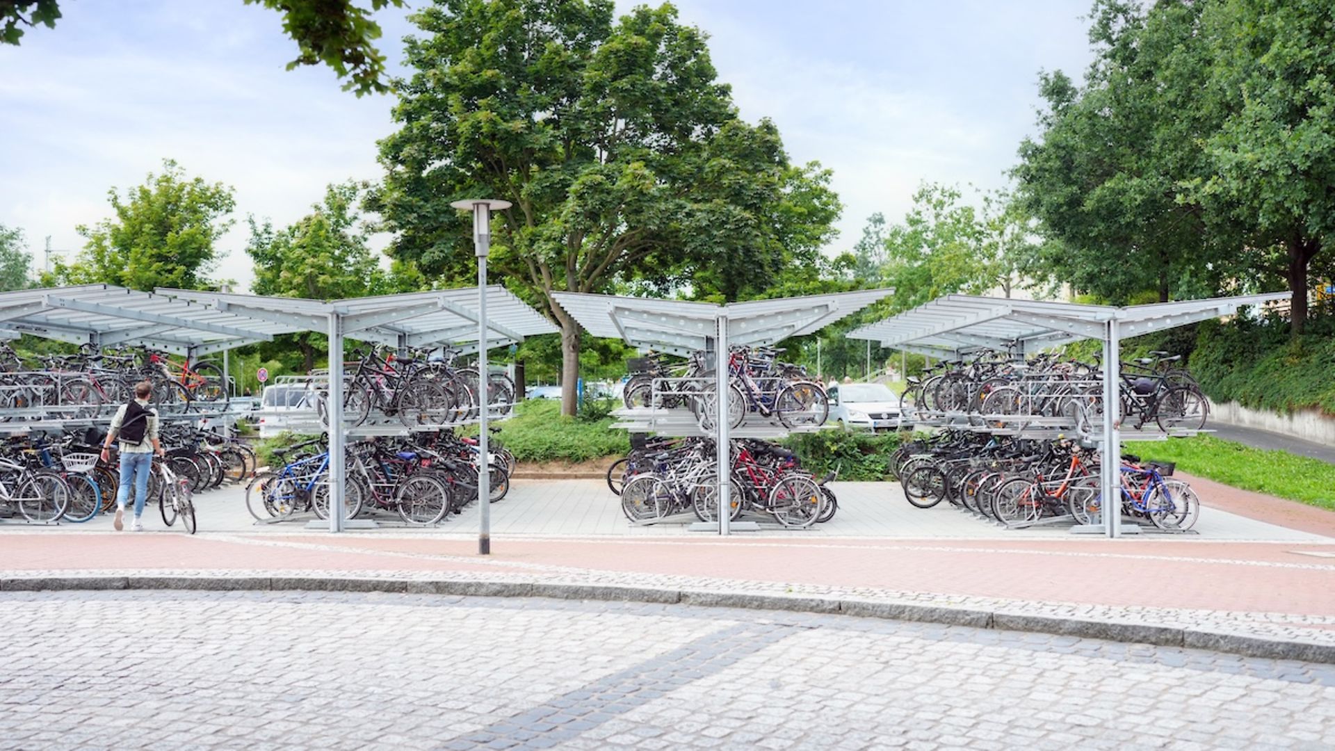 Fahrradparken am Bahnhof in Göttingen